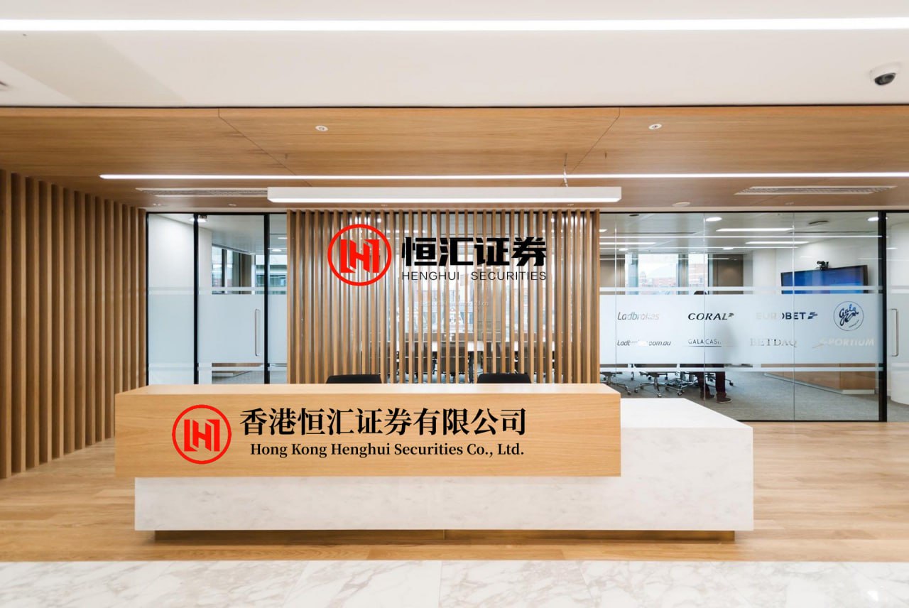 星富优配 18岁男孩高考后不旅游不玩手机，选择去夜市打工！网友吵翻了...
